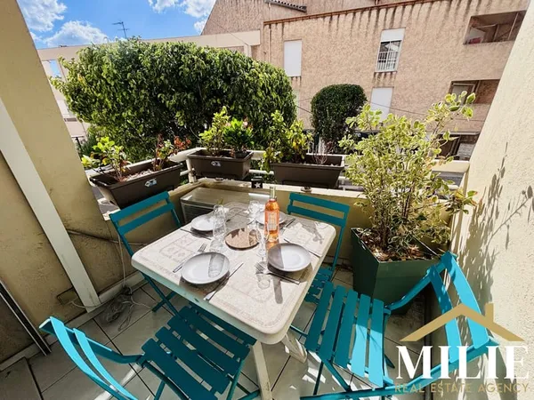 Bel appartement T3-Hypercentre Bandol- Balcon- Parking en sus