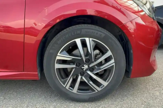 Peugeot 208 puretech 100 s&amp;s bvm6 — photo 28