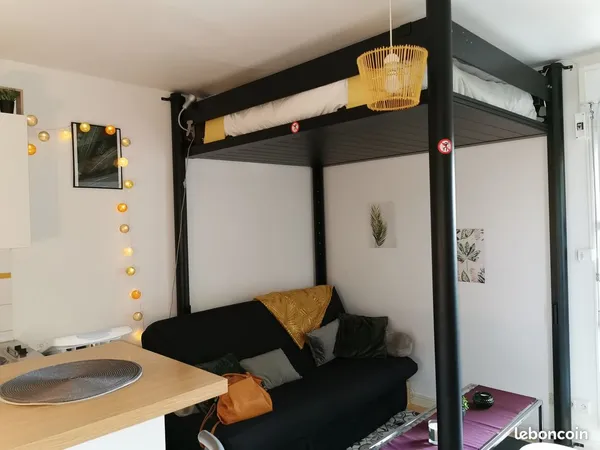 Studio meublé et place de parking