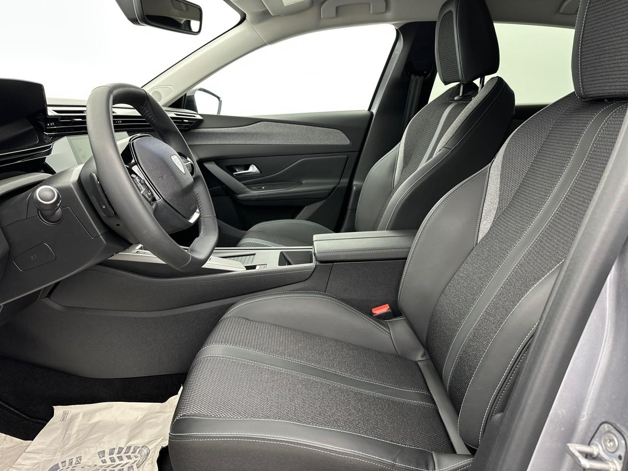 Peugeot 308 hybrid 145 e-dcs6 allure — photo 9