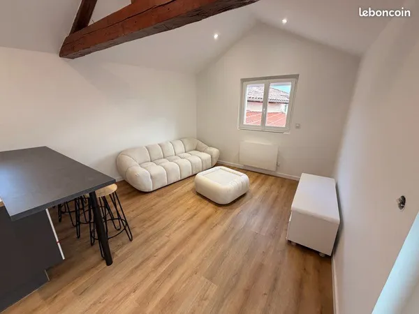 T2 meublé rénové à neuf de 40 m² avec garage - Centre de Bon-Encontre