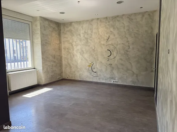 Local commercial 68 m² Mandeure
