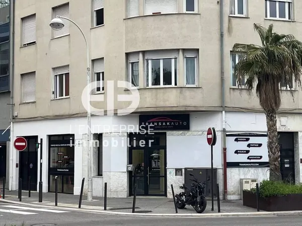 Local commercial 94 m²