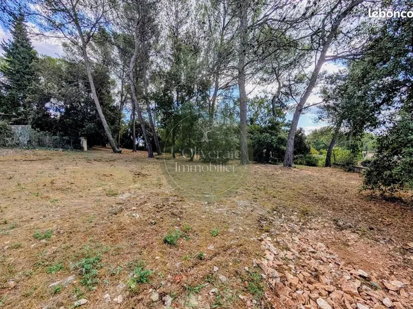 Terrain 802 m² Belcodène