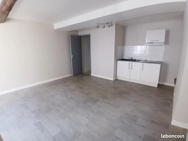 Studio 1 pièce 28 m²
