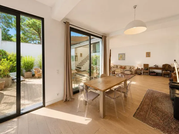 Spacieux Écrin Contemporain aux Portes de Paris (Saint-Cloud -