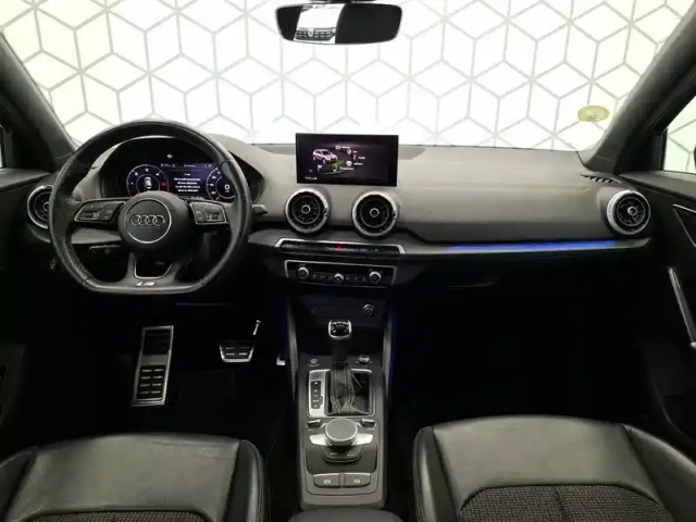 Audi Q2 35 tdi 150 s tronic 7 — photo 11