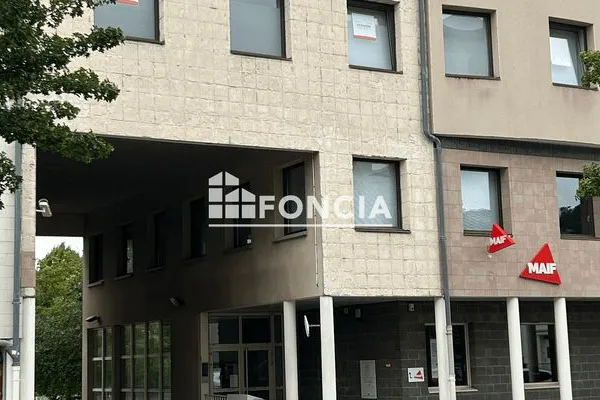 Bureaux 5 pièces 136 m²