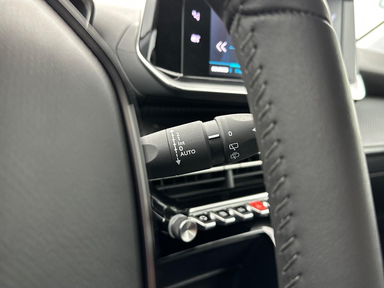 Peugeot 208 electrique 50 kwh 136ch like — photo 20