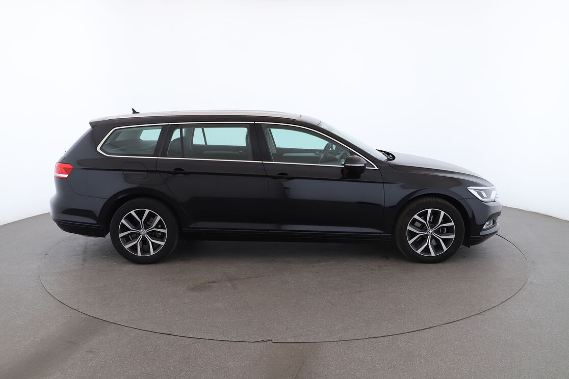 Volkswagen Passat SW 1.5 TSI EVO BlueMotion Tech Connect DSG7 — photo 6
