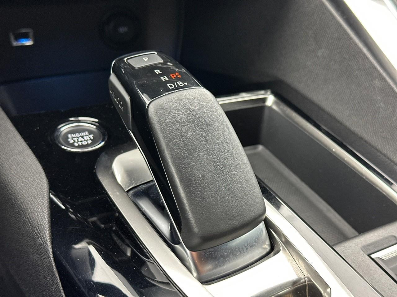 Peugeot 3008 hybrid 225 e-eat8 gt pack — photo 31