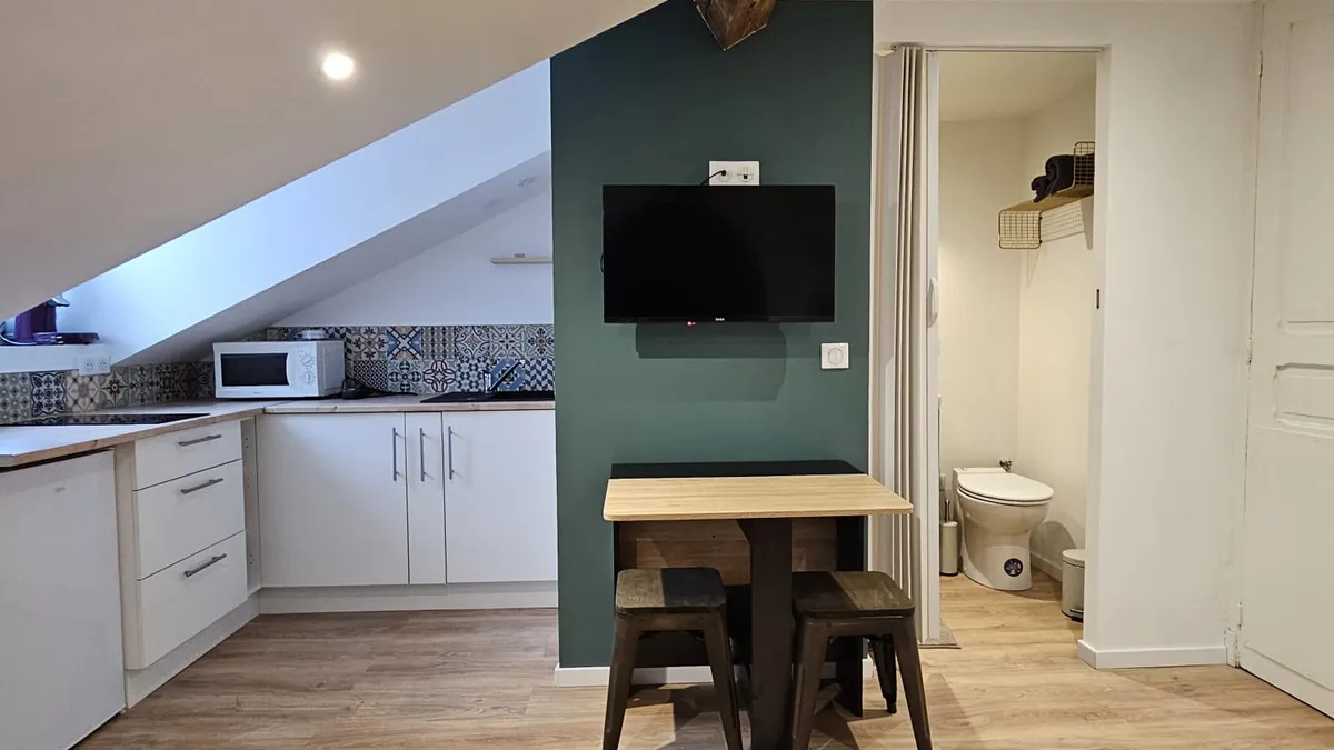 Photo 1