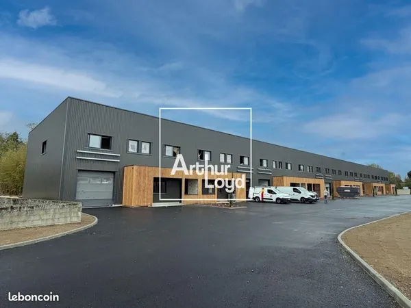 Local d'activité 1 068 m²