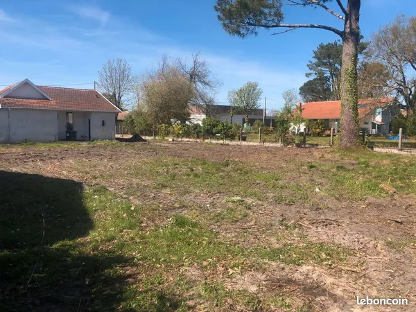 Terrain 560m2 LANTON