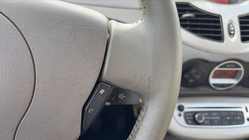 Renault Twingo 1.2 LEV 75 - Initiale – 2013 – 97550 km – Bicarburation essence bioéthanol – Boîte Manuelle — photo 7