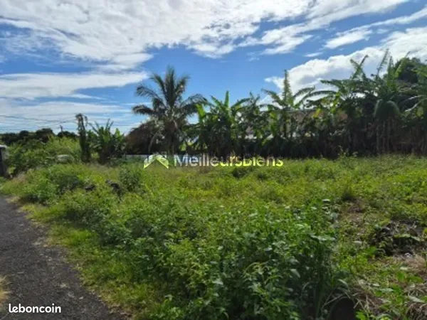Terrain 300 m² Saint Benoit