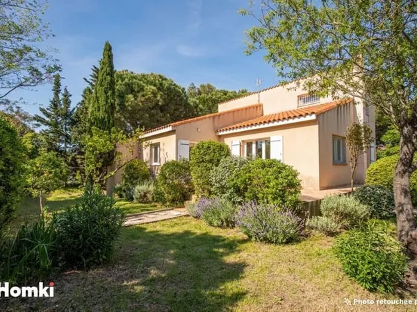Maison/Villa T9 de 234 m² à Saint-Cyprien 66750