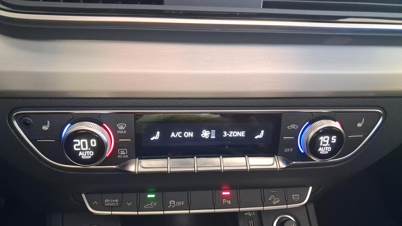 Audi Q5 55 TFSIe 367 S tronic 7 Quattro — photo 33