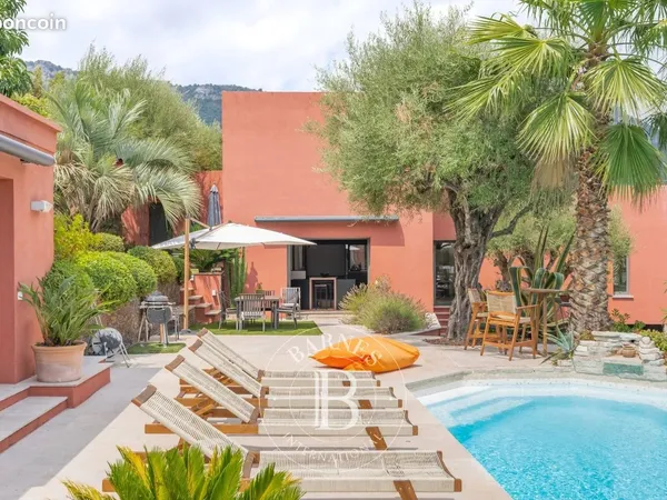 Maison 6 pièces 253 m²