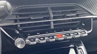 Peugeot 2008 1.2 PureTech 130ch S&S Allure EAT8 — photo 15