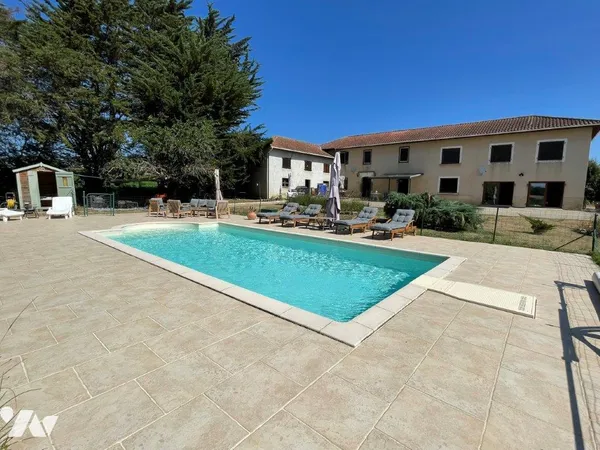 Maison 9 pièces 268 m²