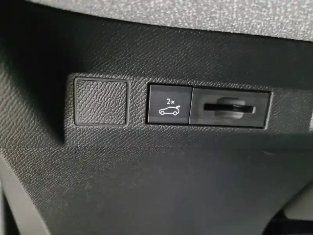 Citroën C5 Aircross hybride 145 ch e-dcs6 — photo 23
