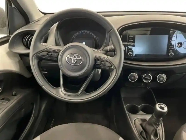 Toyota Aygo X 1.0 vvt-i 72ch dynamic my23 — photo 11