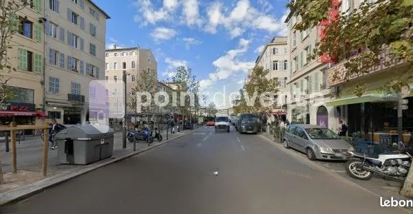 Commerce habillement/textile 195 m²