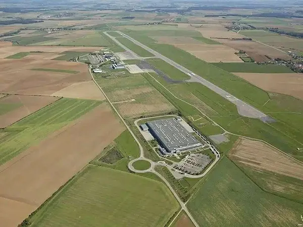 A vendre terrain de 5.3ha en ZA à Remilly