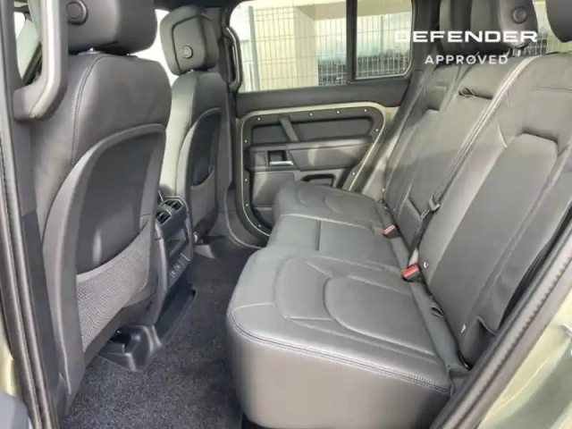 Land Rover Defender 110 2.0 p300e x-dynamic hse — photo 8