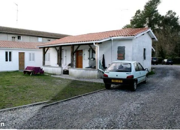 Appartement dans une copropriété de 5 appartements dans un endroit calme en deuxième ligne proche du
