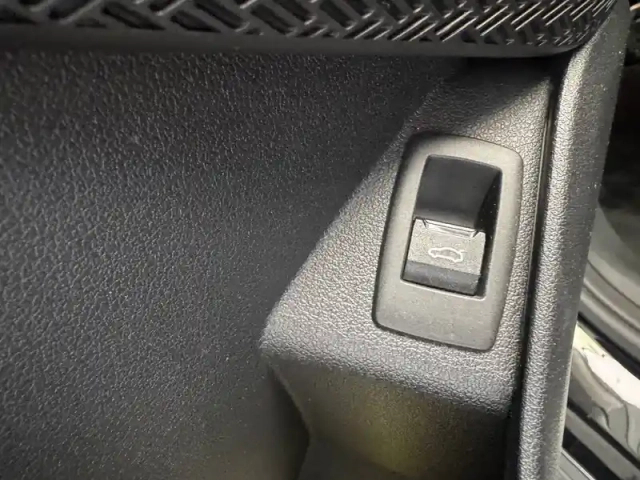 Bmw X1 i xdrive30 — photo 27