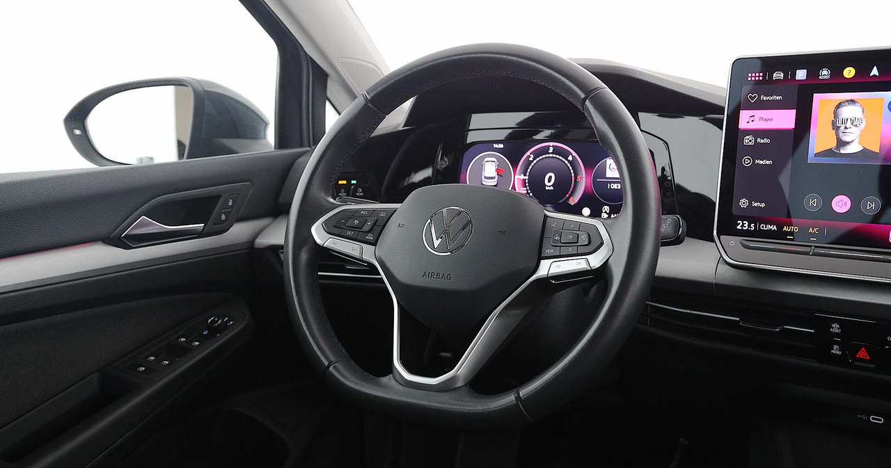 Volkswagen Golf 8 — photo 17