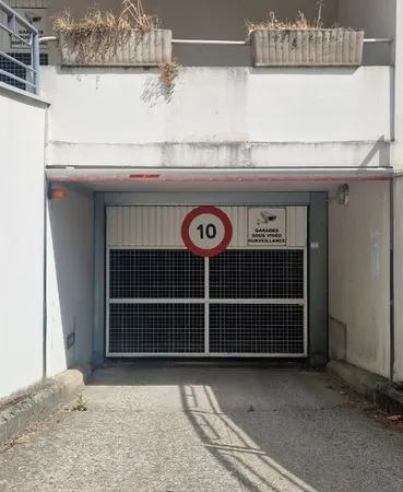 Garage à louer