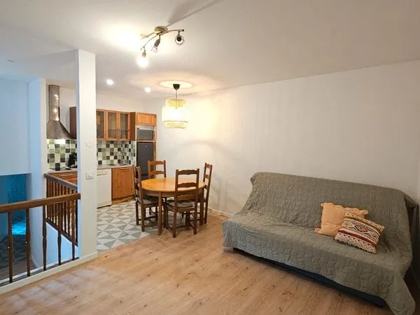 NANTUA - APPARTEMENT 50 m² ENTIÈREMENT RÉNOVÉ - MEUBLÉ & TOUT ÉQUIPÉ