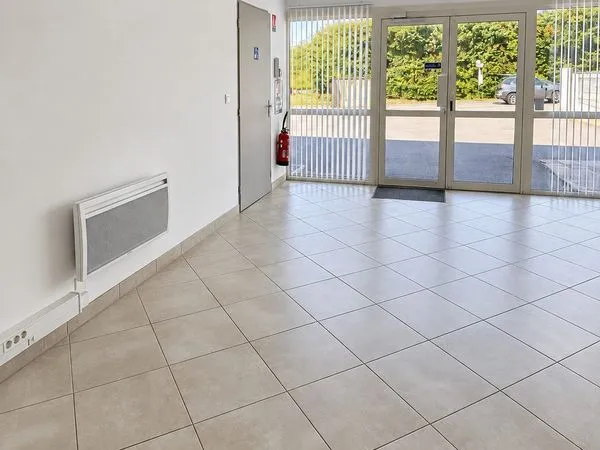 Local 100 m² Dax