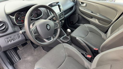 Renault Clio 0.9 TCe 90 - Business – 2019 – 118865 km – Essence – Boîte Manuelle — photo 16