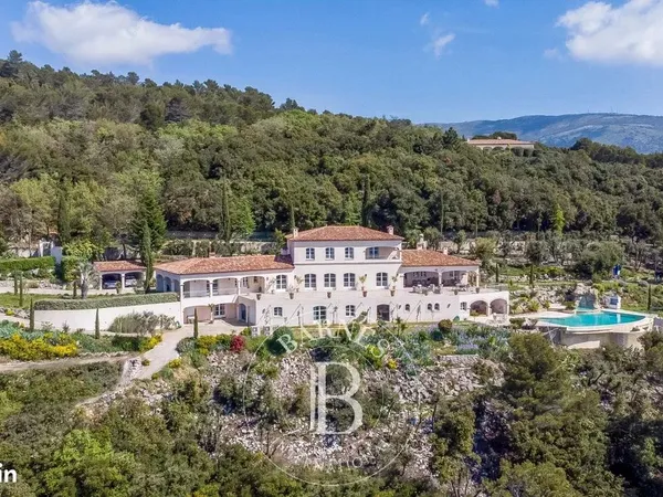 Villa 10 pièces 483 m²