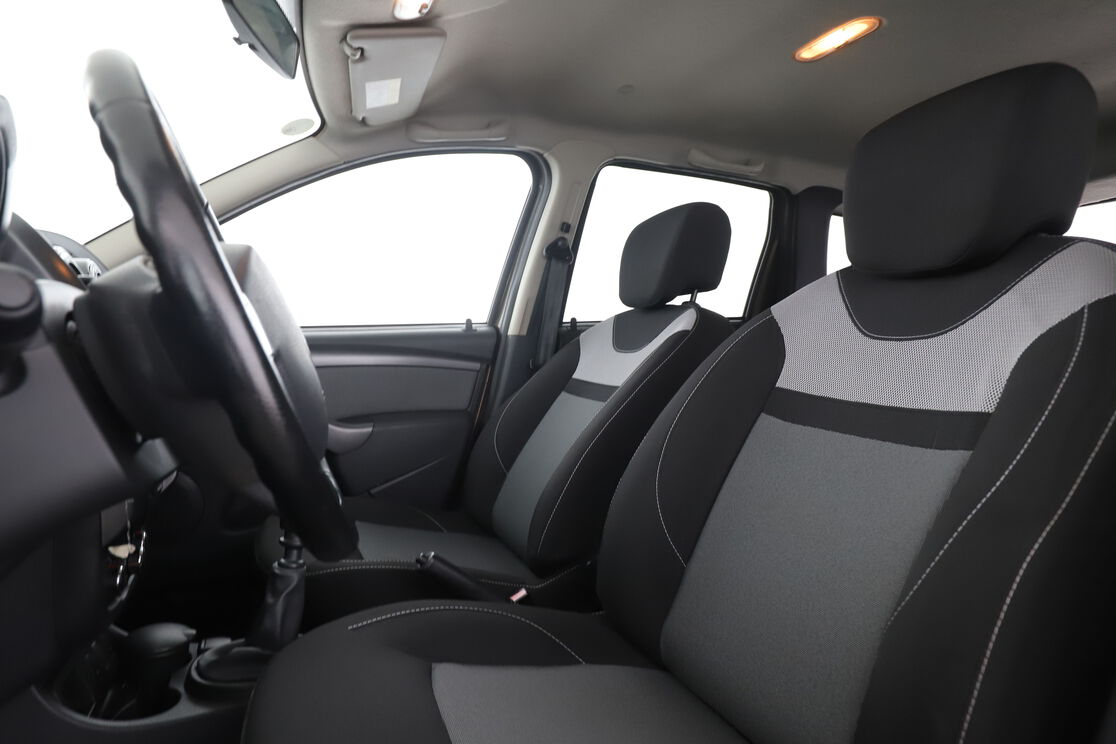Dacia Duster 1.5 dCi Black Touch 4x2 — photo 9