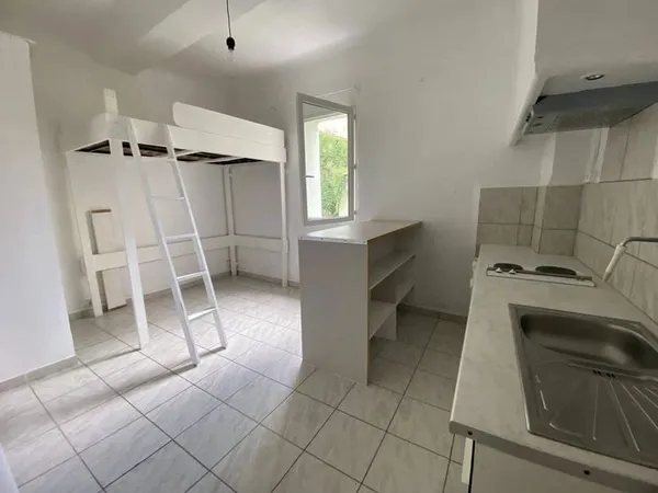 Studio 1 pièce 16 m²