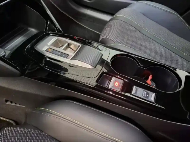 Peugeot 208 hybrid 110 e-dcs6 — photo 22