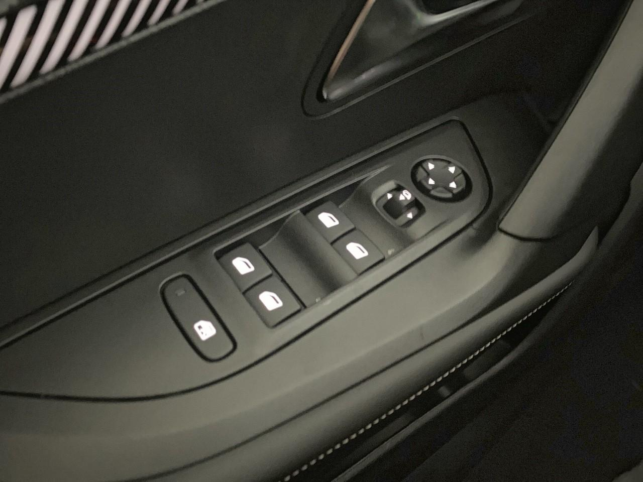 Peugeot 2008 hybrid 145 ch e-dcs6 allure — photo 20