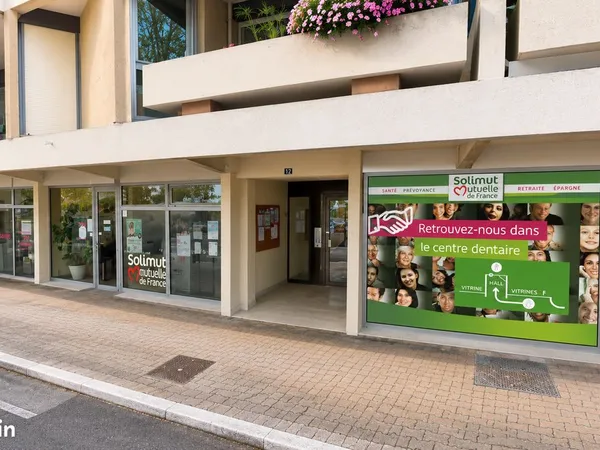 BAGNOLS-SUR-CÈZE - ENSEMBLE DE LOCAUX PROFESSIONNELS - 401 m²