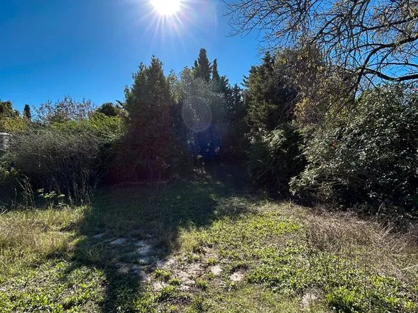 Terrain 400 m2 viabilisé Sussargues