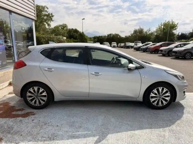 Kia Ceed cee'd 1.0 t-gdi 120ch isg active — photo 4