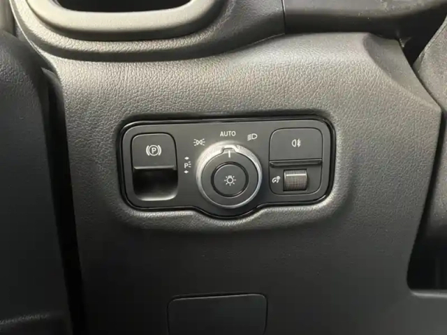 Mercedes Vito 114 cdi fourgon long 136ch bva — photo 26