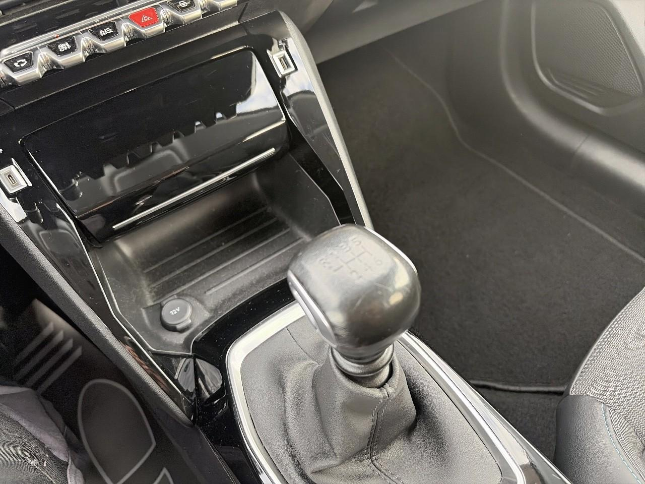 Peugeot 208 1.2 puretech 100ch s&s allure pack — photo 20