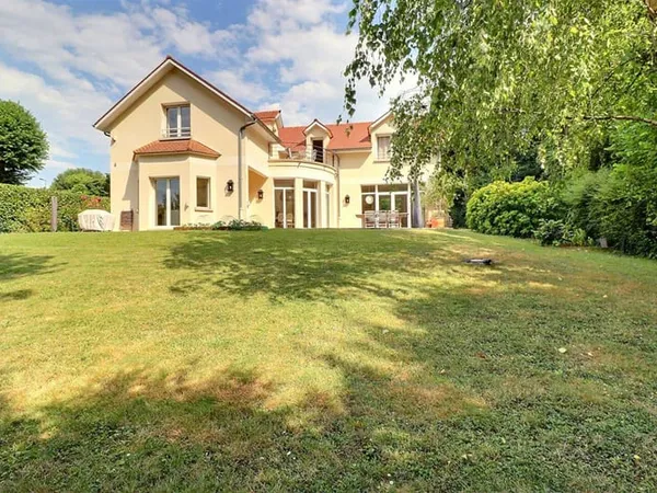 Maison 7 pièces 280 m²