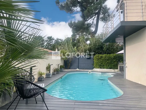 Maison 6 pièces 180 m²