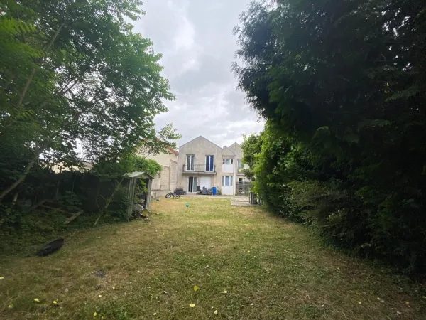 Investissement à ARNOUVILLE (95) - Rue de la GIRONDE - MAISON de 8 pièces de 190 M² sur parcelle de 